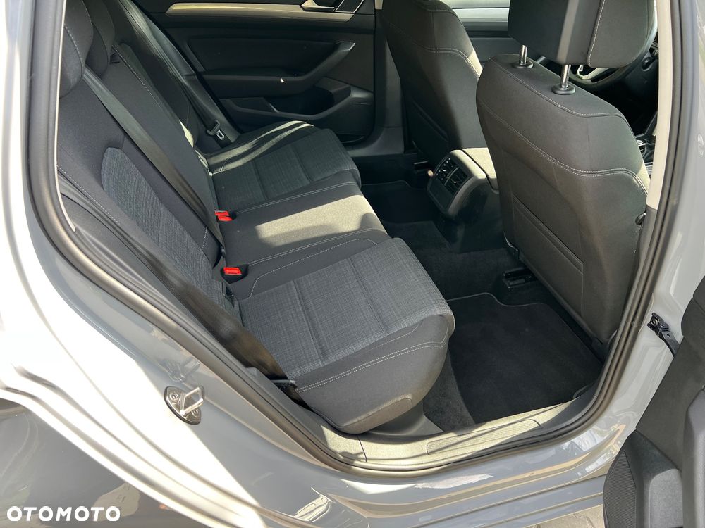 Volkswagen Passat Variant 1.5 TSI EVO Business DSG - 28