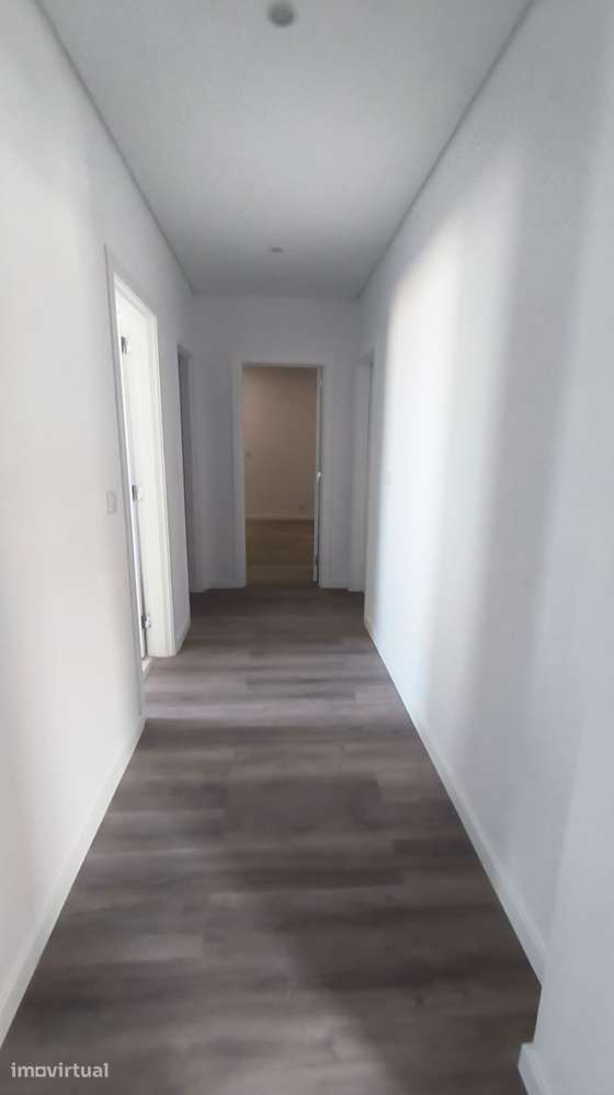 Andar de Moradia T2  Cave com 93m2 - Grande imagem: 4/18