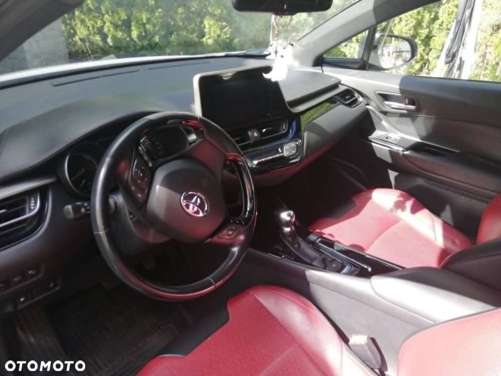 Toyota C-HR - 4
