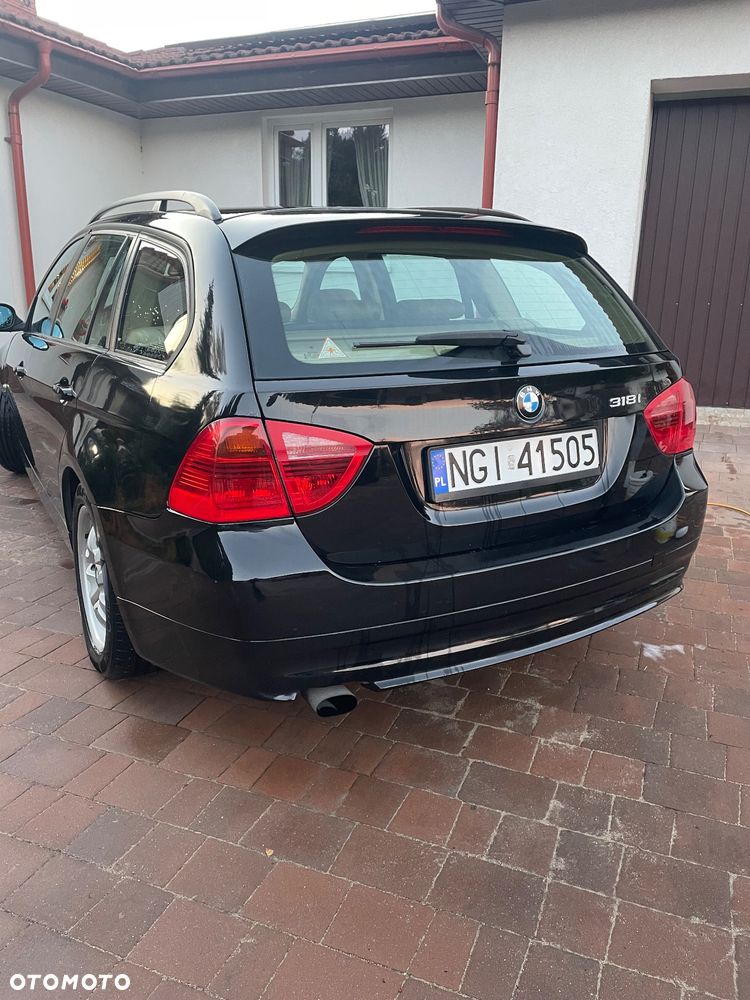 BMW Seria 3 318i Touring - 3