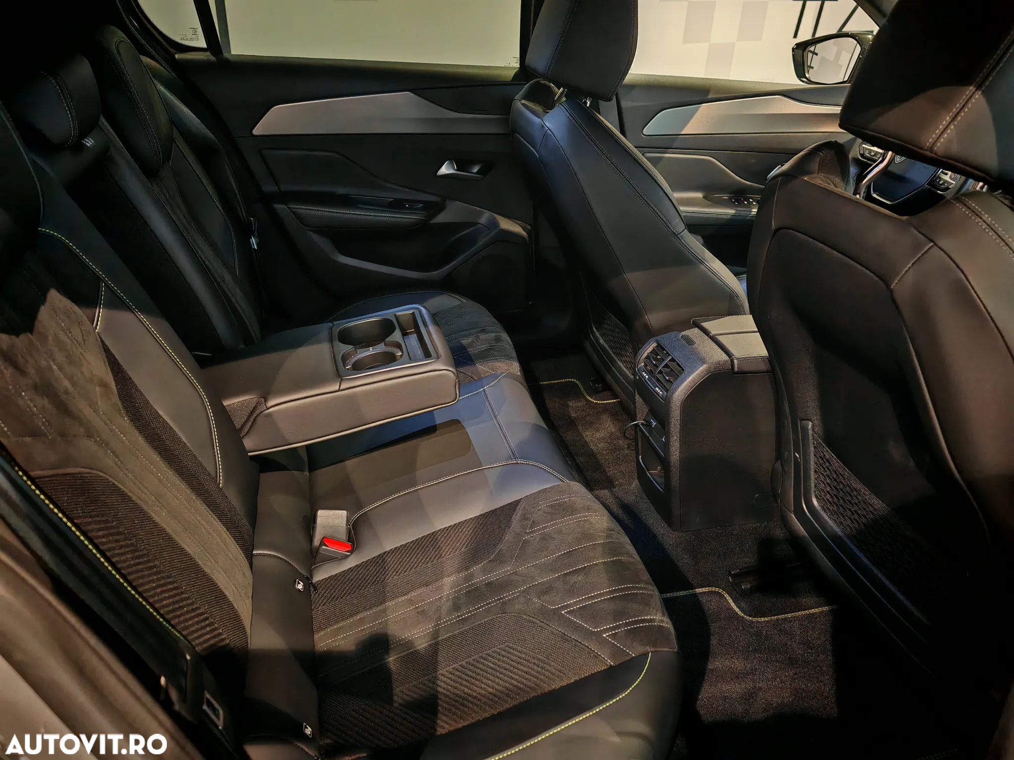 Peugeot 308 1.2L PureTech 130 S&S EAT8 GT - 13