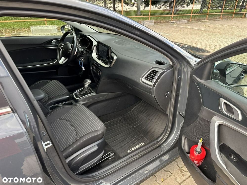Kia Ceed 1.5 T-GDI Business Line DCT - 16