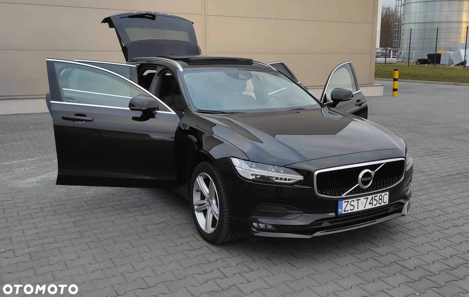 Volvo V90 D4 Momentum - 21