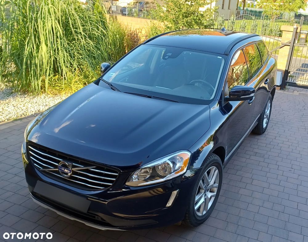 Volvo XC 60 T5 Drive-E Momentum - 1