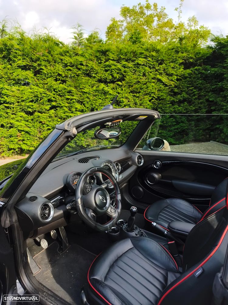MINI Cabrio John Cooper Works - 5
