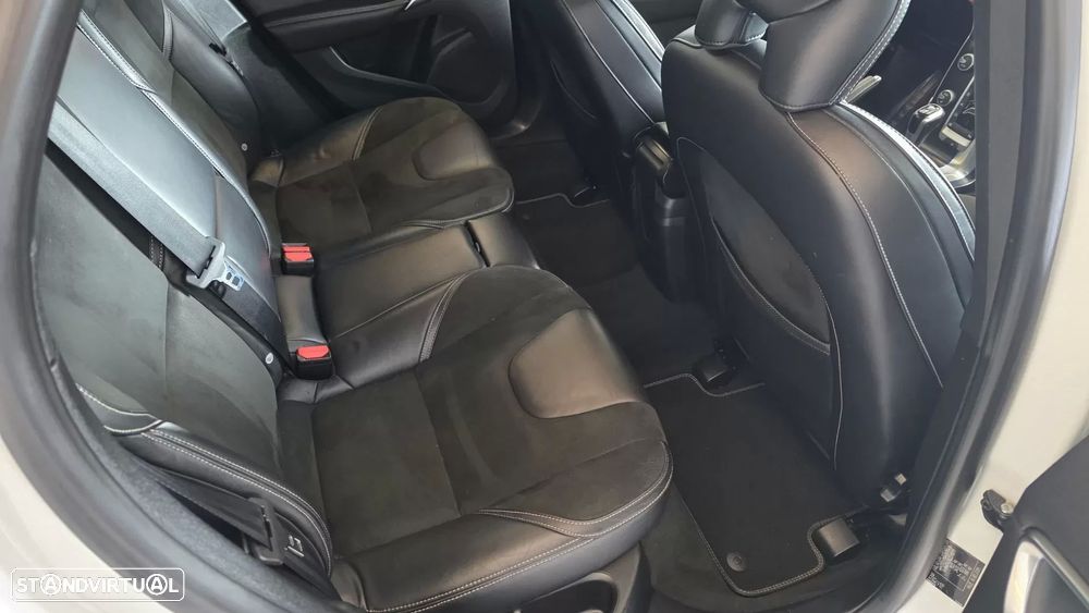 Volvo V40 2.0 D2 R-Design - 37