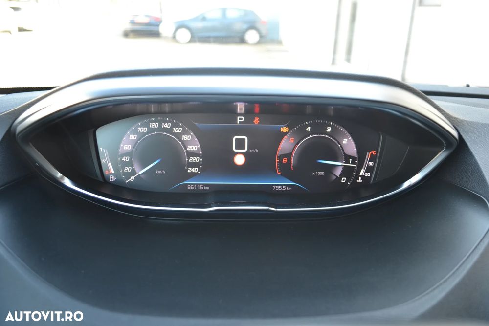 Peugeot 3008 1.5 BlueHDI 130 EAT8 Active Pack - 17