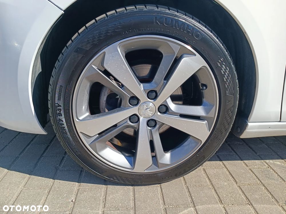 Peugeot 308 130 e-THP Stop & Start Allure - 16