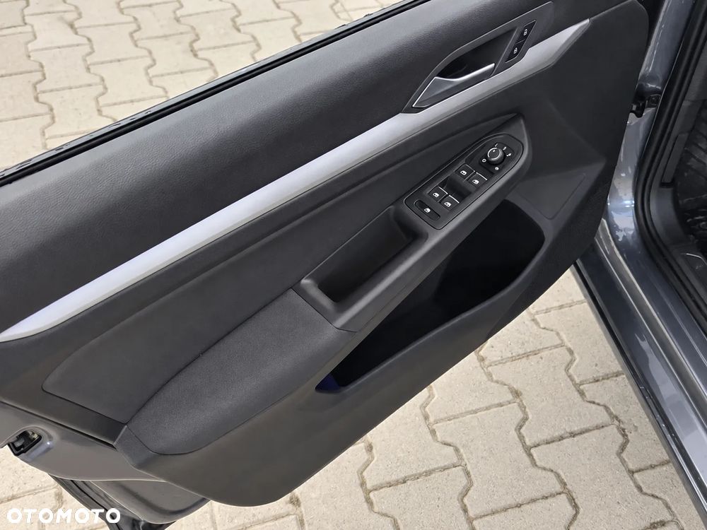 Volkswagen Golf 1.5 eTSI EVO Life DSG - 12