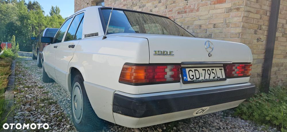 Mercedes-Benz W201 (190) - 2
