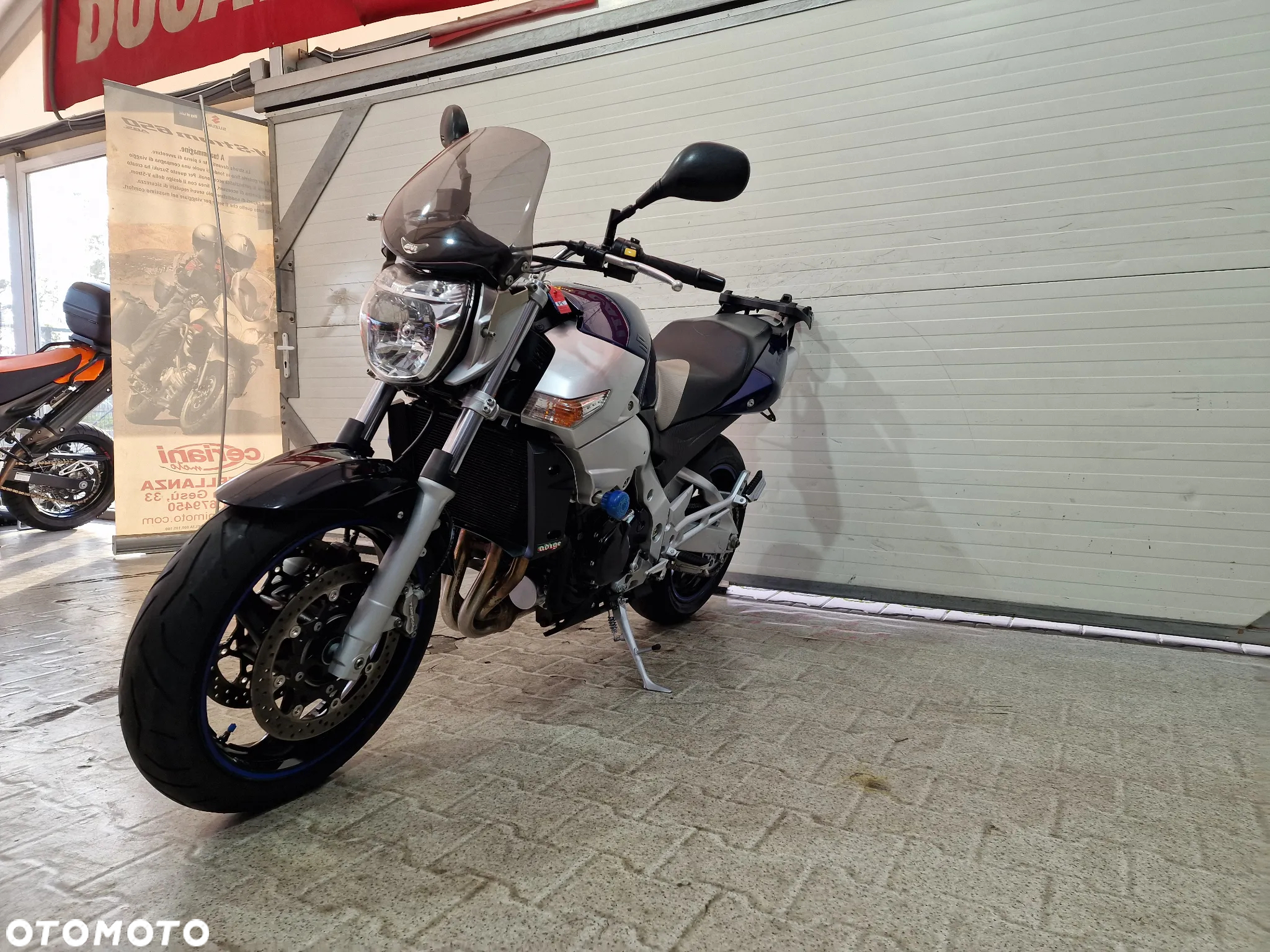 Suzuki GSR - 18