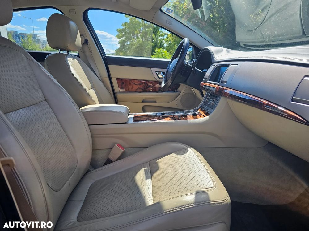 Jaguar XF 3.0 Premium Luxury Aut - 14
