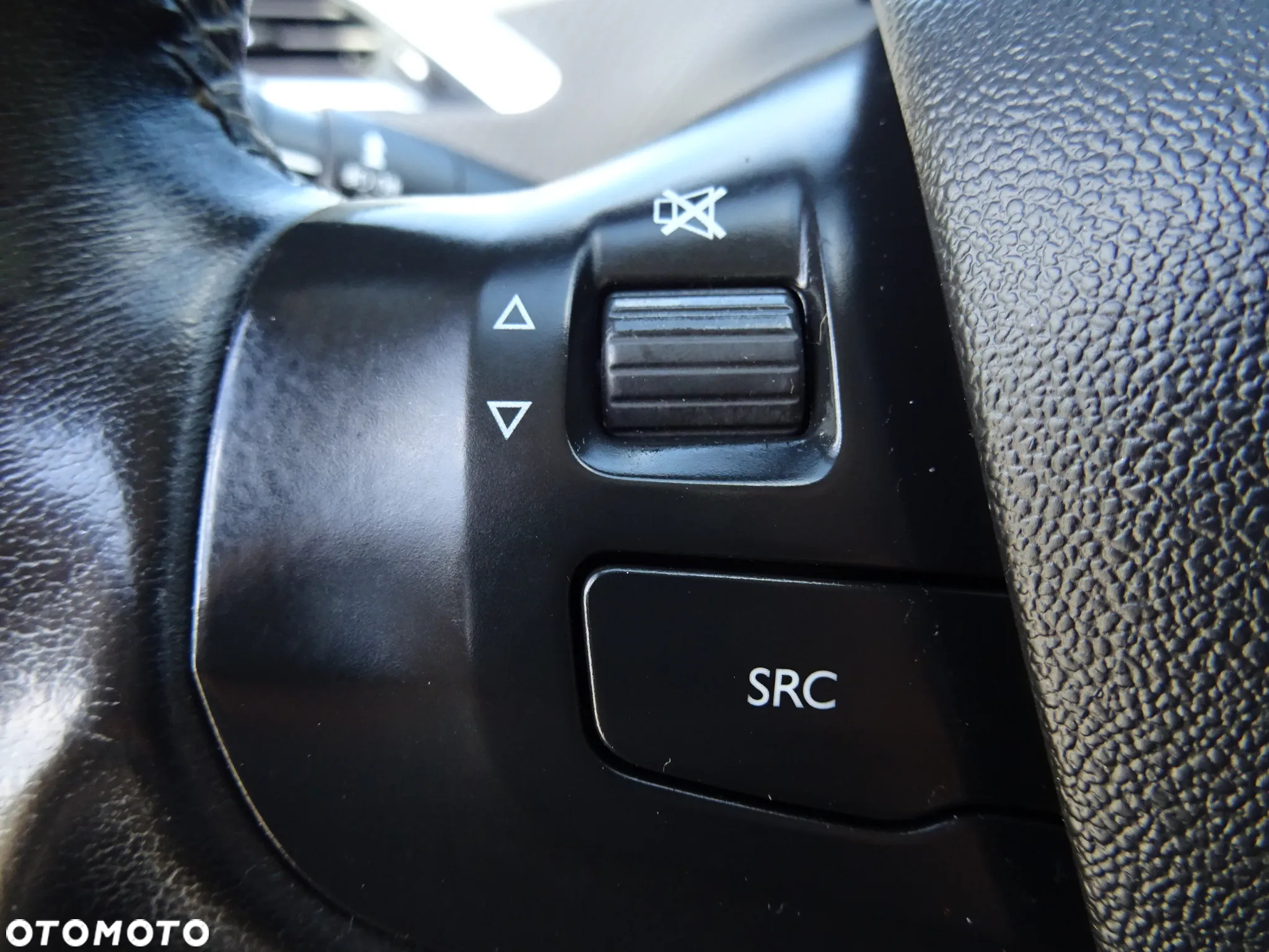 Peugeot 2008 e-HDi FAP 115 STOP & START Allure - 32