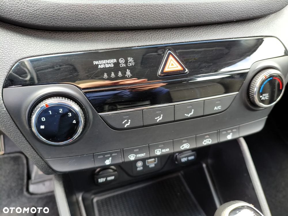 Hyundai Tucson blue 1.6 GDi 2WD Navi - 23