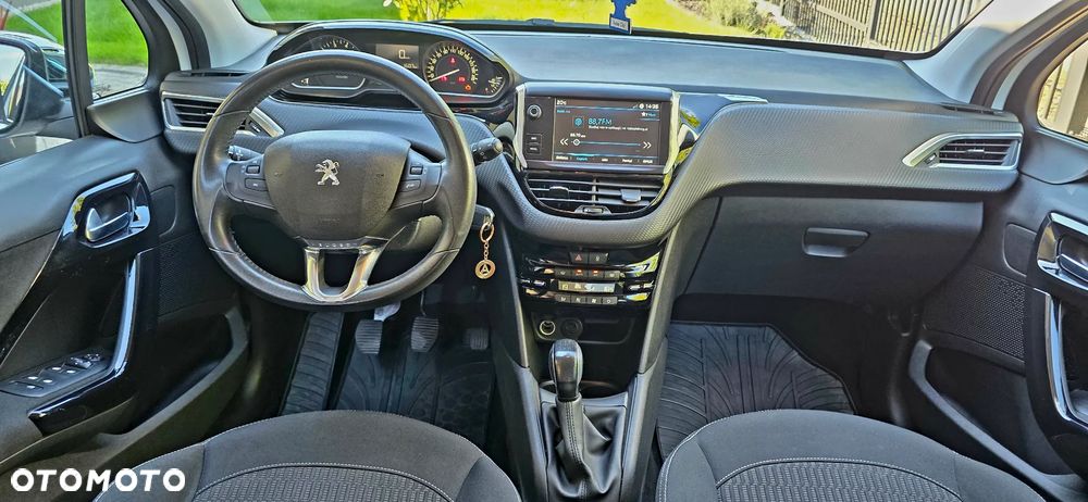 Peugeot 208 1.2 PureTech Style - 6