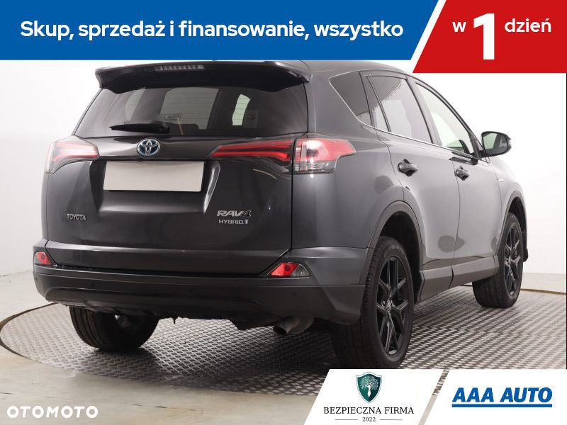 Toyota RAV4 - 6