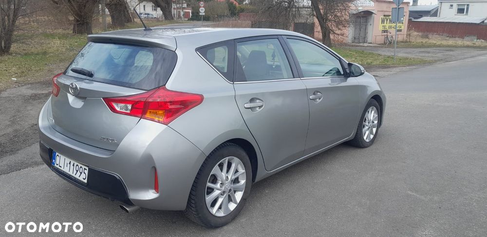 Toyota Auris 2.0 D-4D Life - 4