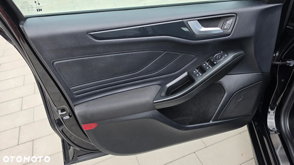 Ford Focus SW 1.0 EcoBoost ST-Line ASS PowerShift - 17