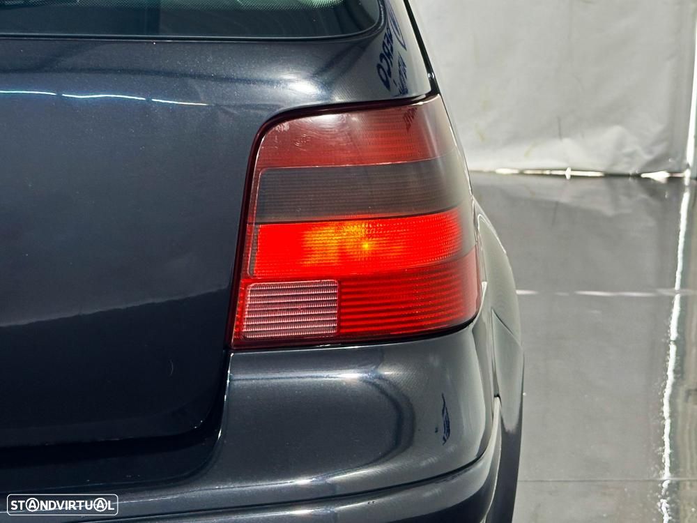 VW Golf 1.9 TDi 25 Anos - 16