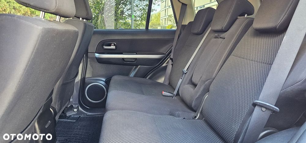 Suzuki Grand Vitara 2.0 De luxe - 8