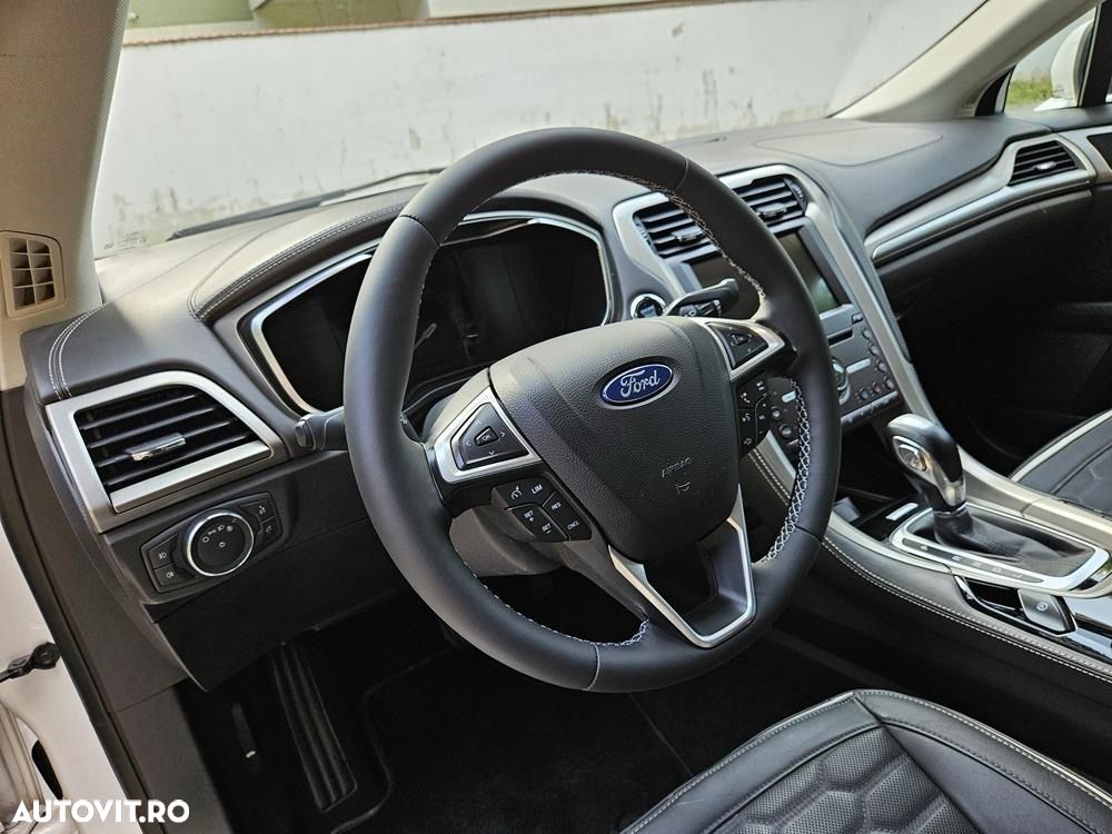 Ford Mondeo 2.0 HEV Vignale - 36