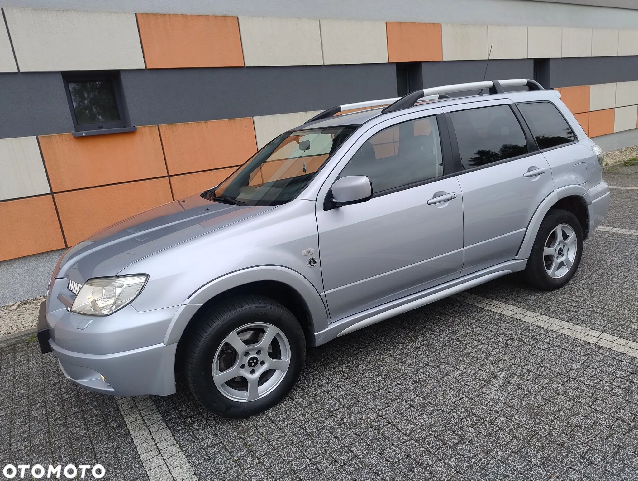 Mitsubishi Outlander 2.4 Automatik Dakar - 1