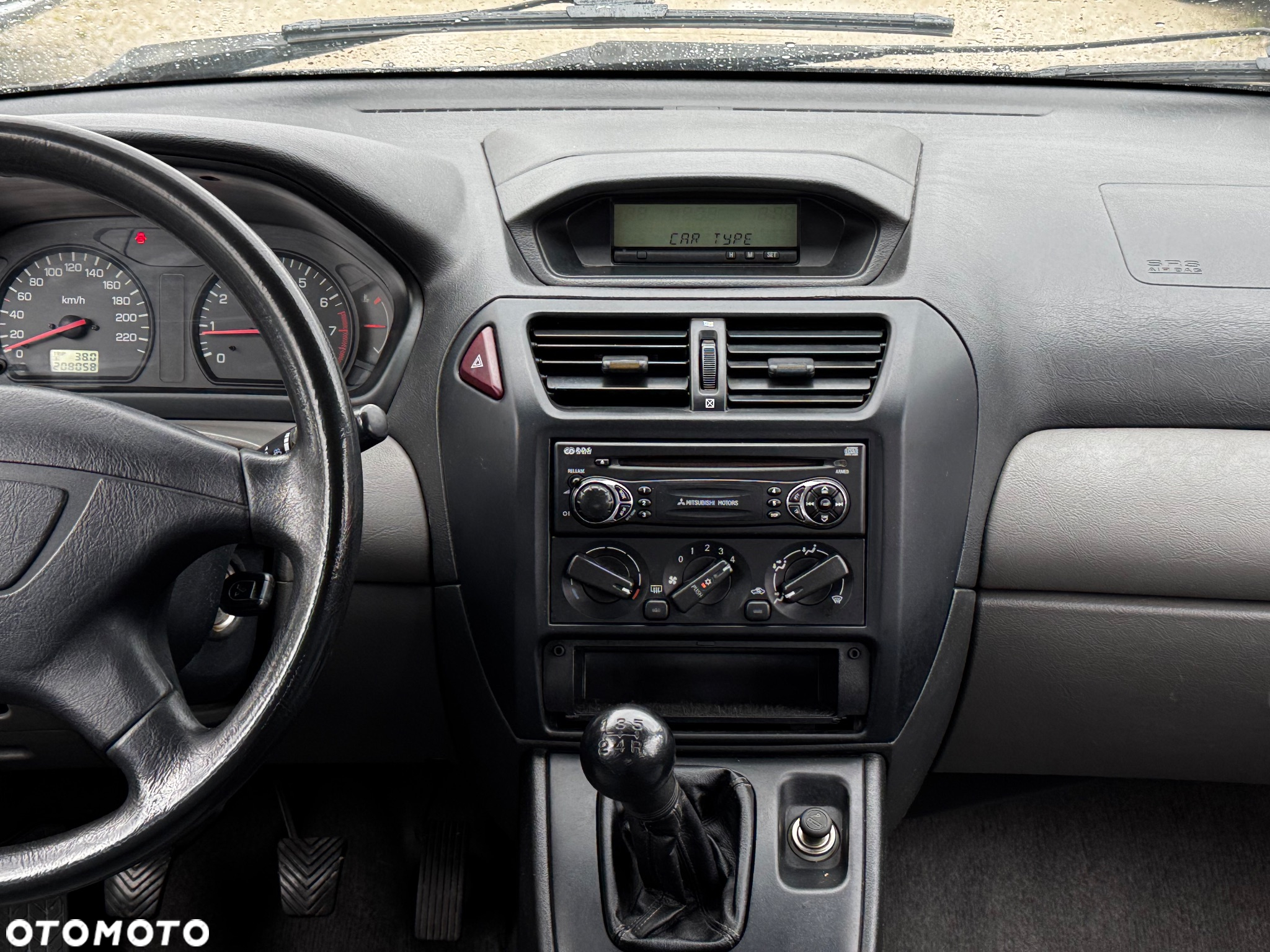 Mitsubishi Space Wagon 2.0 Cool - 25