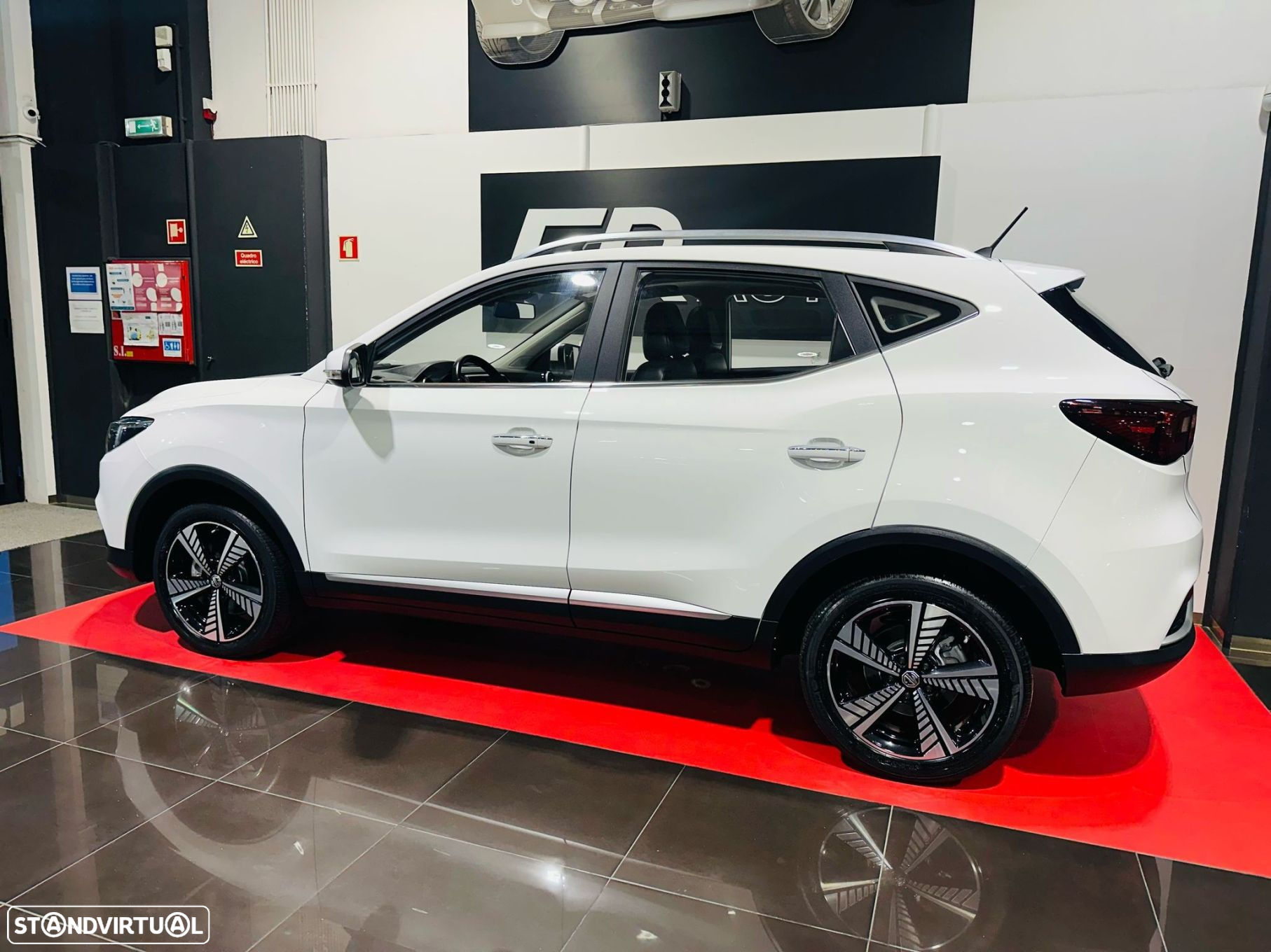MG ZS EV 44.5 kWh Luxury - 14
