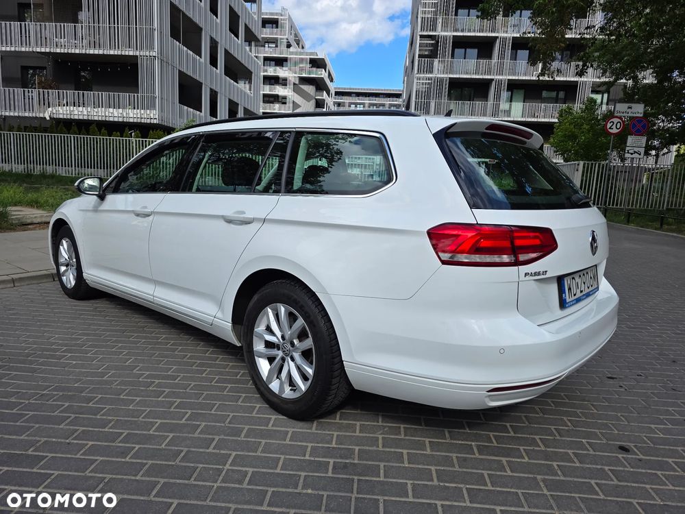 Volkswagen Passat 2.0 TDI SCR Comfortline - 28