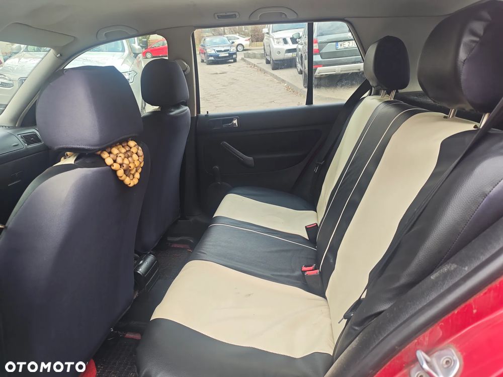 Volkswagen Golf 1.6 Basis - 6