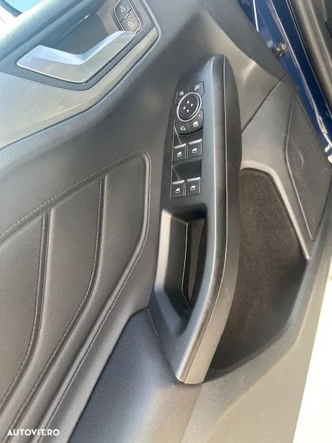 Ford Focus 1.0 EcoBoost Titanium - 11