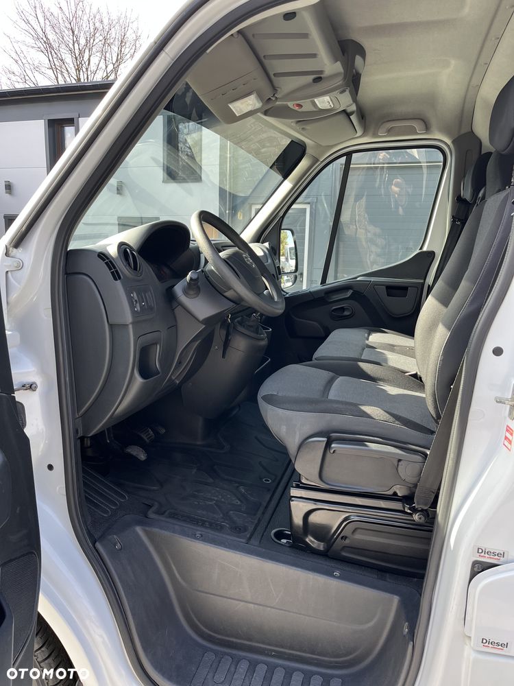 Nissan NV400 - 13