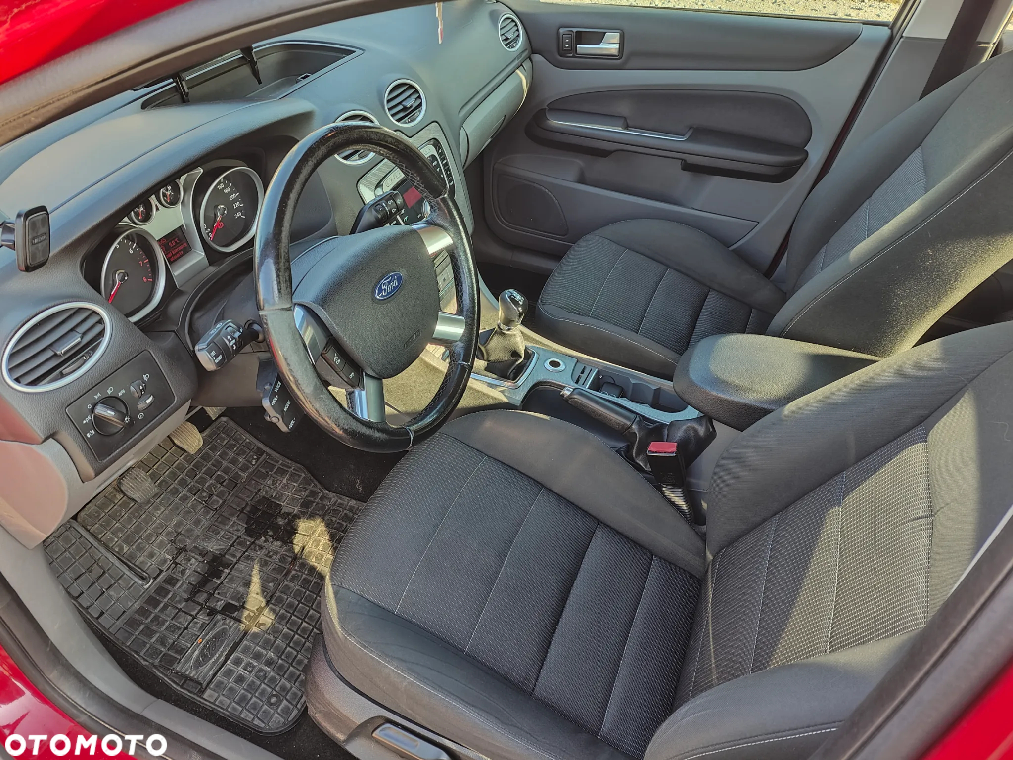 Ford Focus 2.0 16V Trend - 9