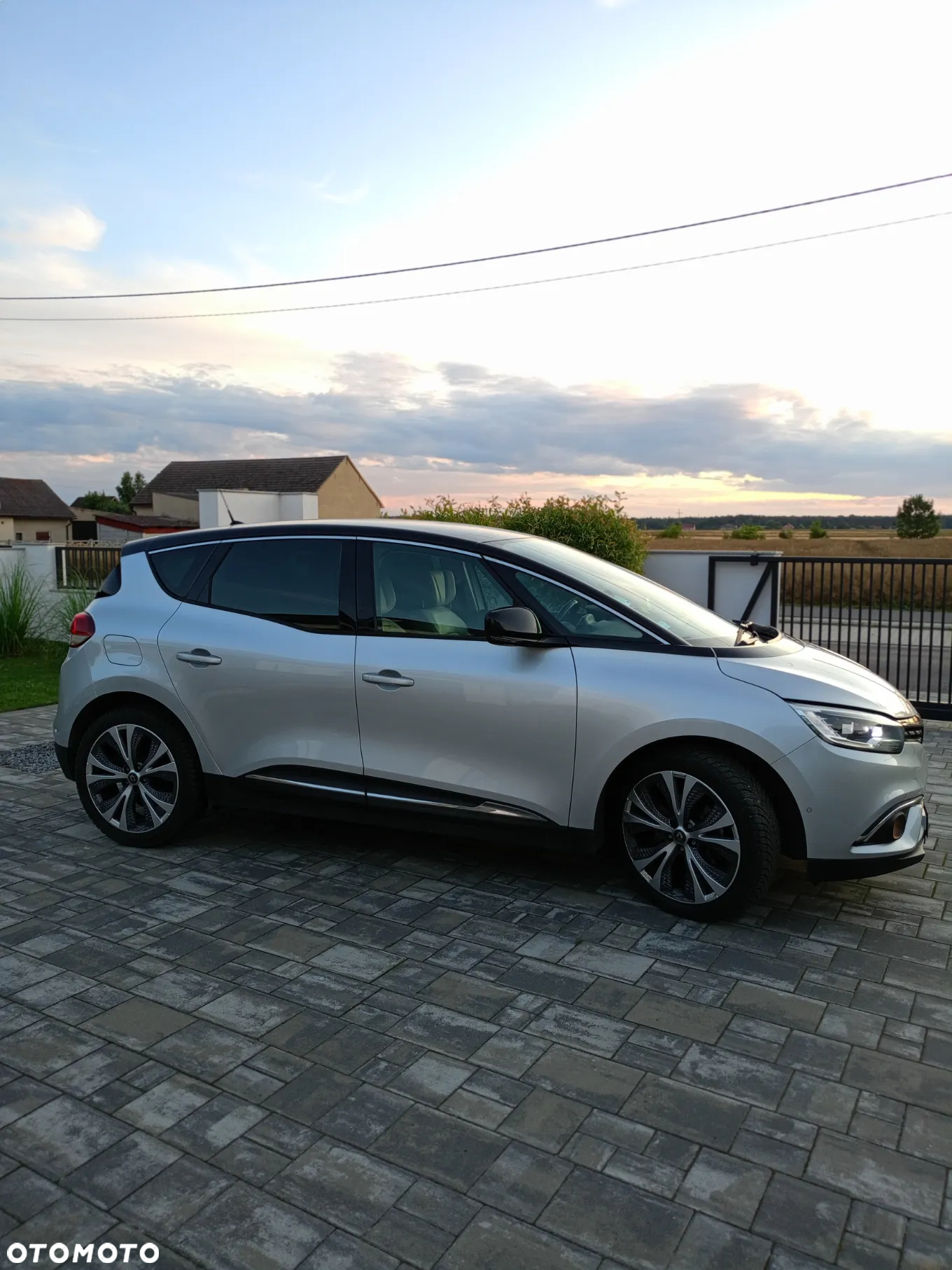 Renault Scenic 1.5 dCi Intens EDC - 4