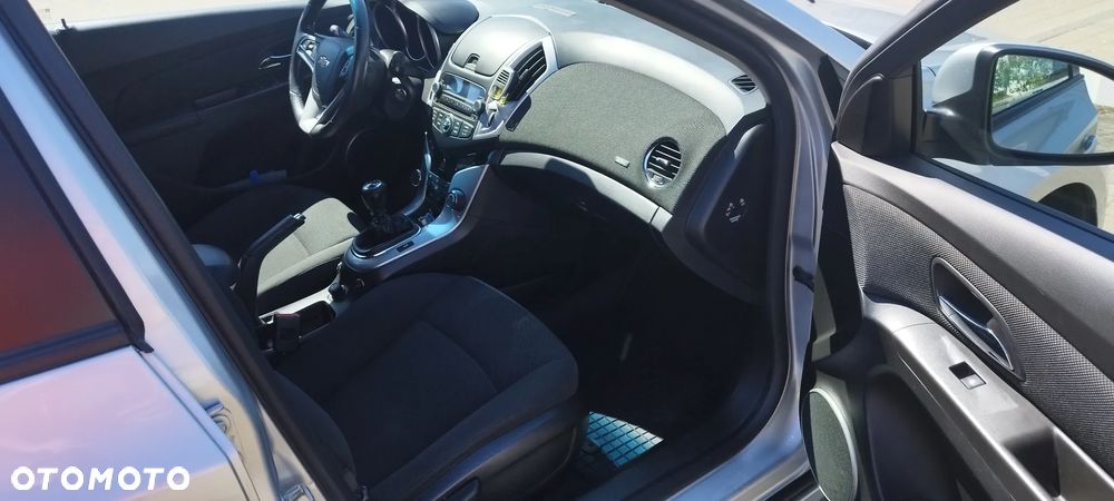 Chevrolet Cruze 1.6 - 10