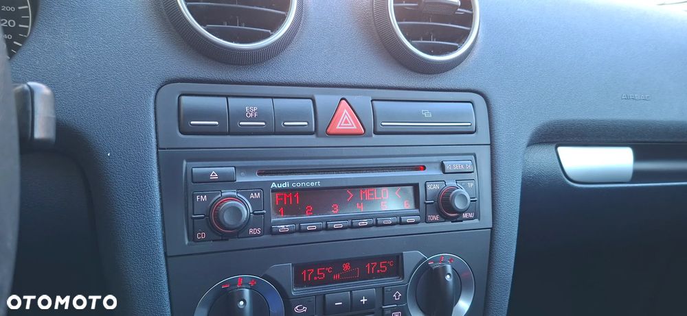 Audi A3 3-drzwiowe 1.6 Ambiente - 32