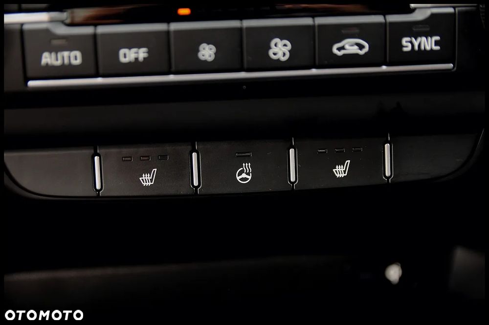 Kia ProCeed 1.5 T-GDI DCT7 OPF GT LINE - 38