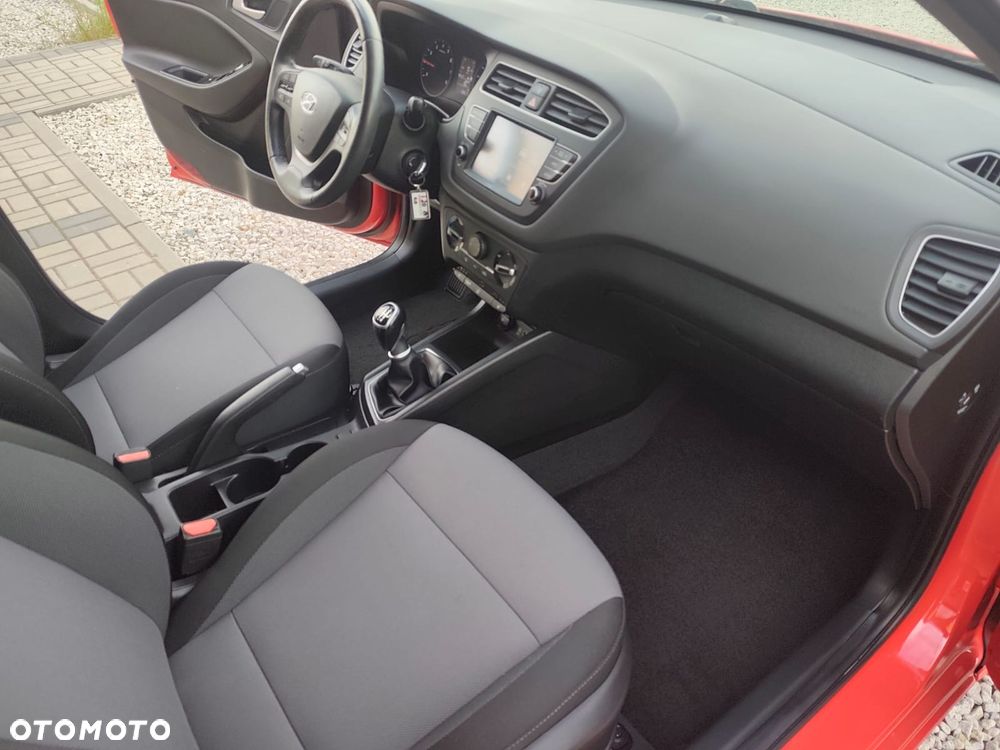 Hyundai i20 - 12