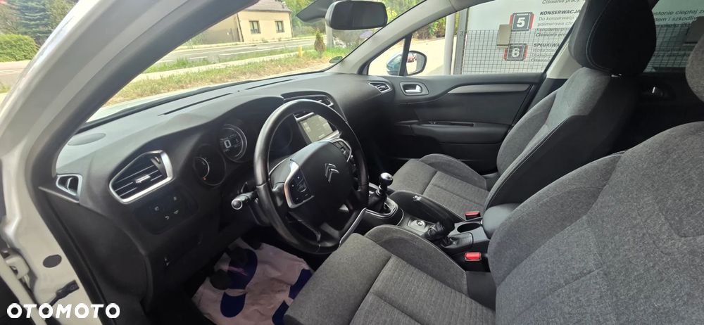 Citroën C4 PureTech e-THP 130 Exclusive - 32