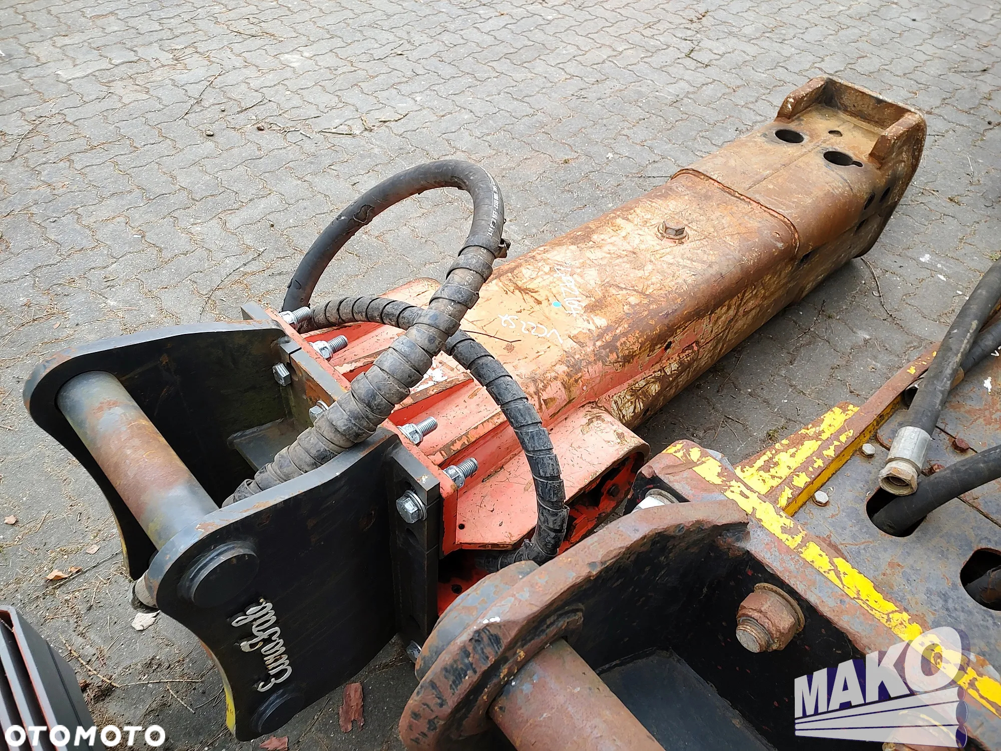 Młot hydrauliczny Rammer E68 1750kg do koparki - 3