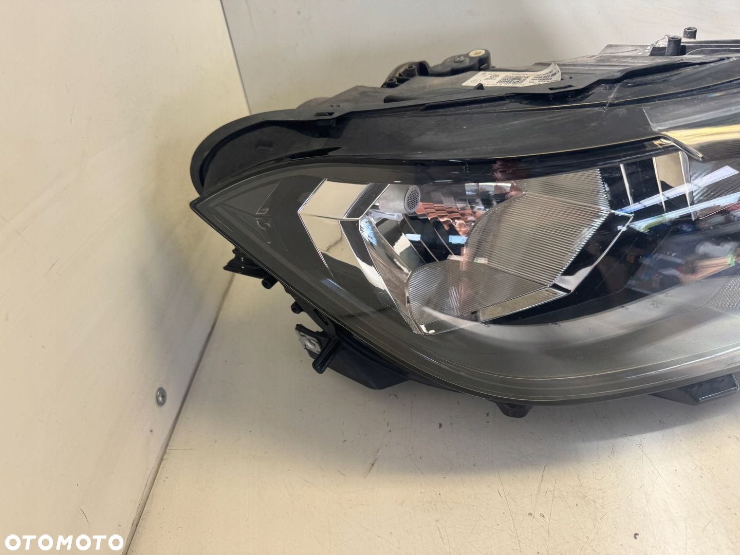 VW T-CROSS LAMPA PRAWY PRZÓD 2GM941006A - 2