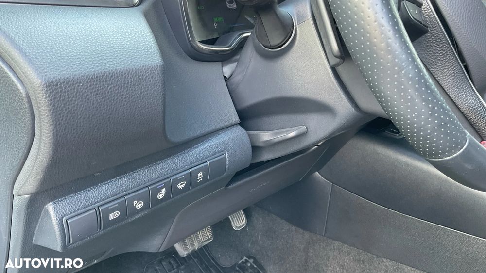 Toyota Corolla 2.0 HSD Exclusive Plus GR Sport Bi-Tone - 18
