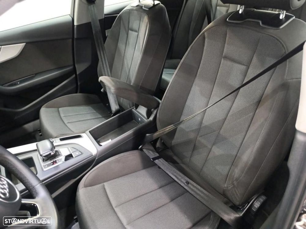 Audi A4 Avant 35 TDI S line S tronic - 4