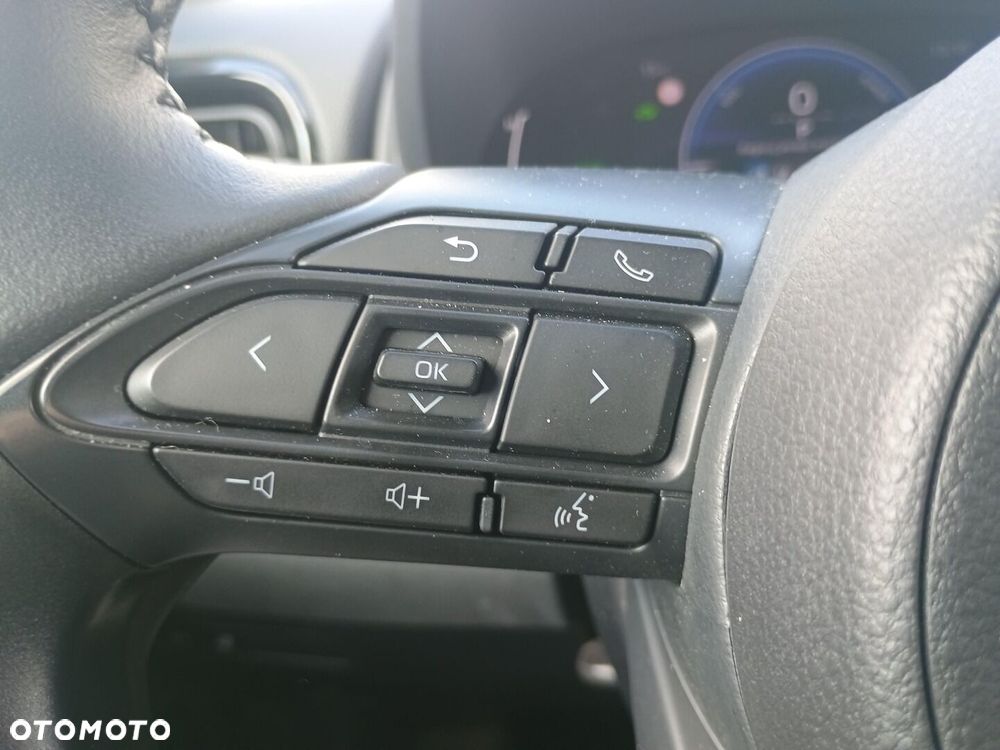 Toyota Yaris Hybrid 1.5 Style - 17