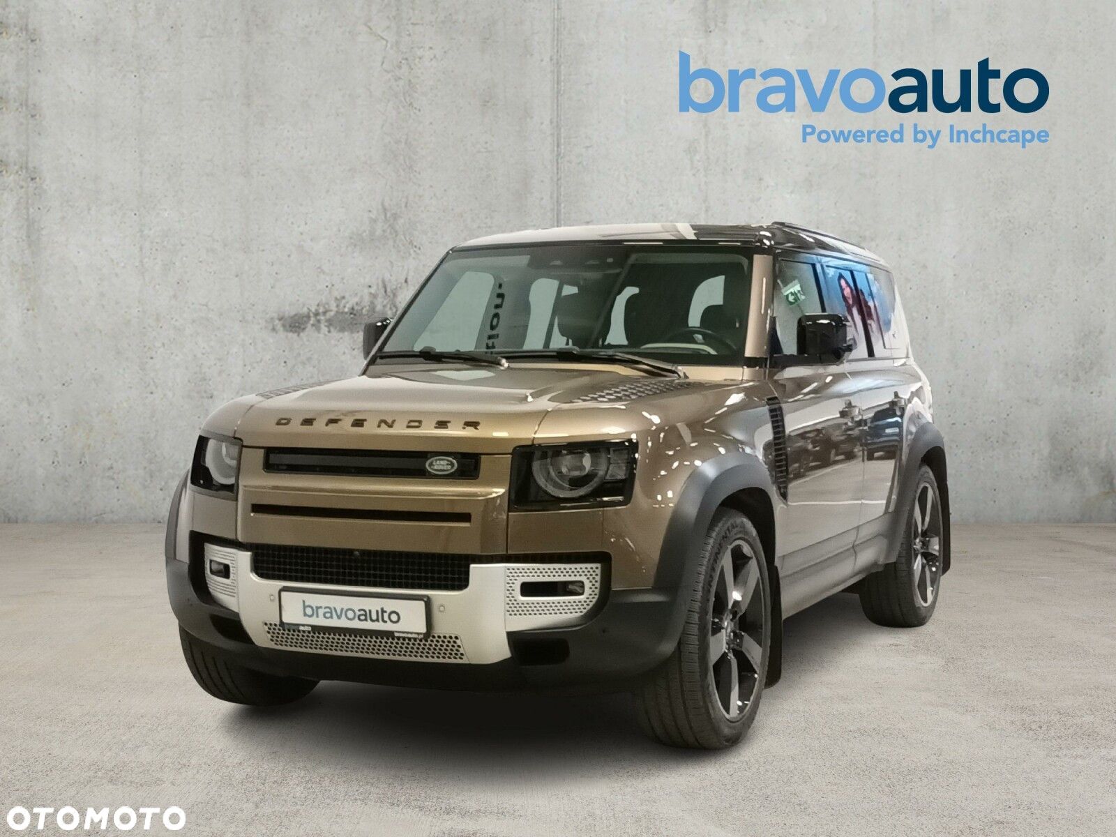 Land Rover Defender - 1