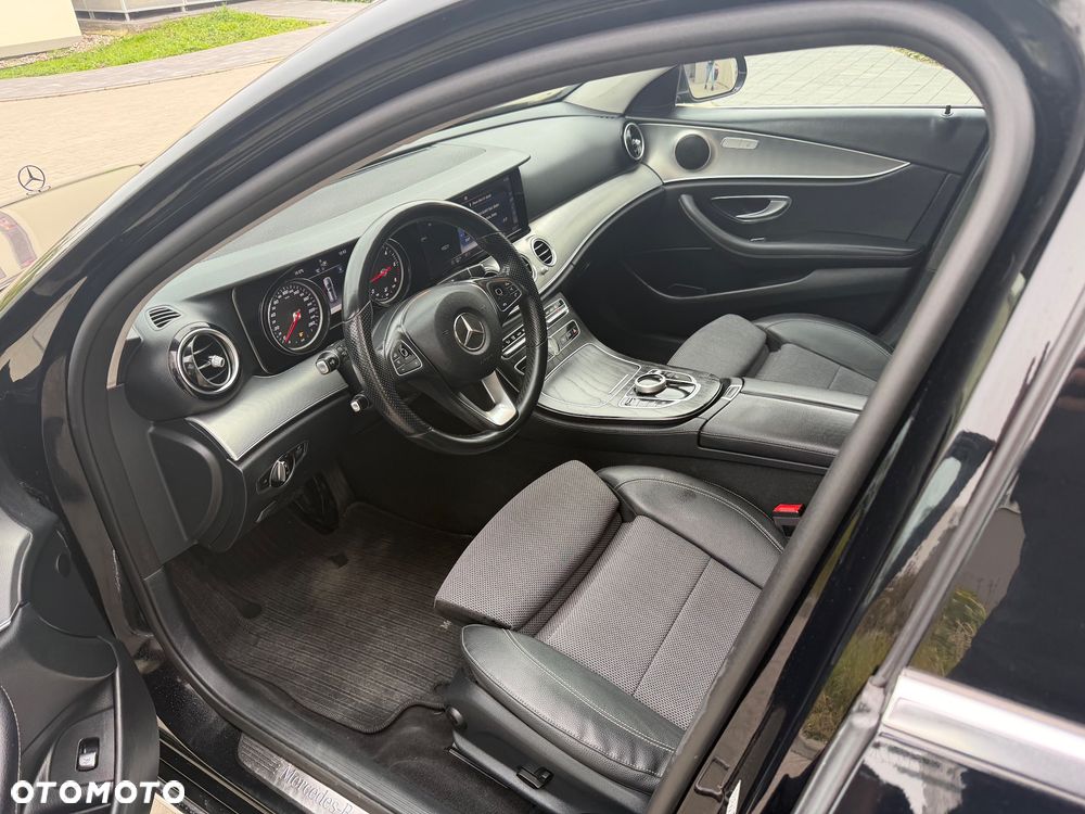 Mercedes-Benz Klasa E 220 d 9G-TRONIC - 10