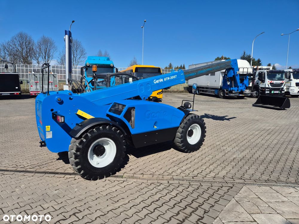 Genie GTH 3007 / 4X4 / NISKIE MOTOGODZINY / WIDŁY + ŁYŻKA / WOM / PO SERWISIE / 1WŁ / MOŻLIWOŚĆ TRANSPORTU - 3