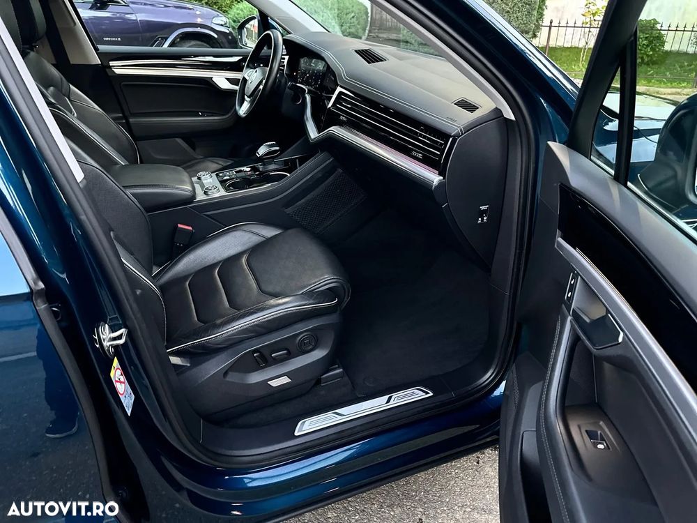 Volkswagen Touareg 3.0 V6 TDI SCR 4Motion Automatik - 25