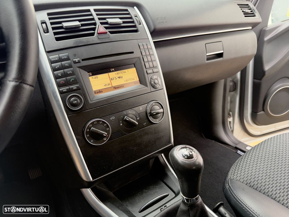 Mercedes-Benz B 180 CDI - 40