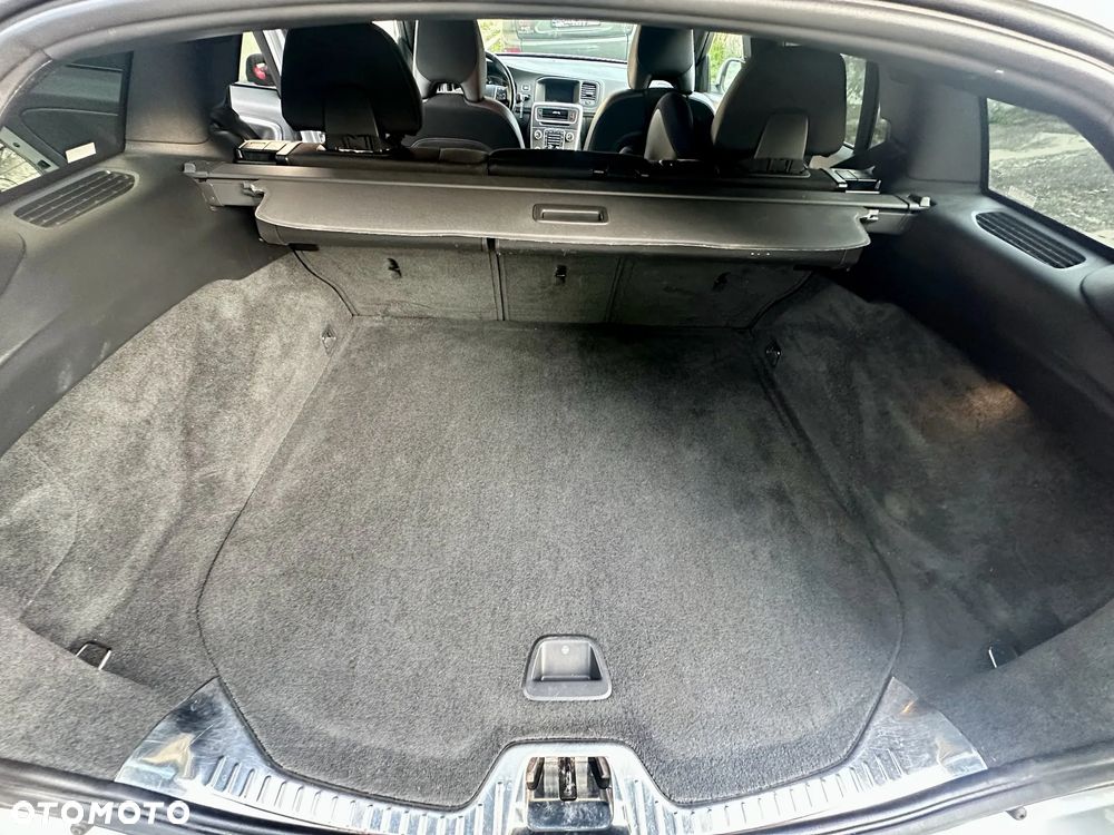 Volvo V60 D4 Drive-E Momentum - 22